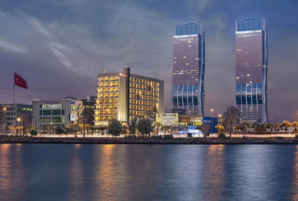 hotel hilton garden inn izmir_shabavizparvaz_01.jpg